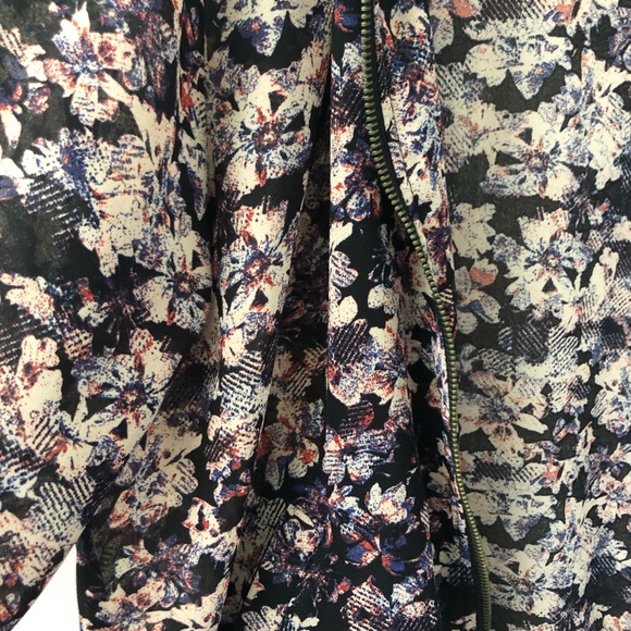 Stylish Jacket - Picture 5 of 5